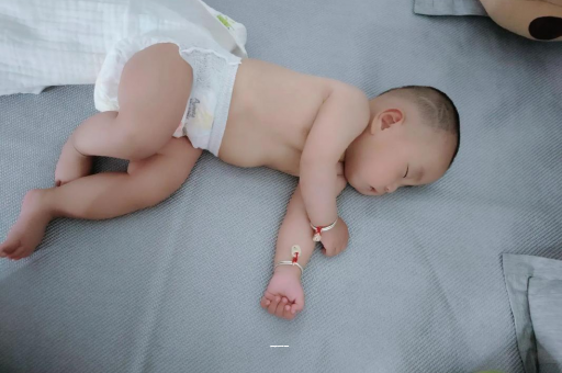 改则孕妇肚子一跳一跳